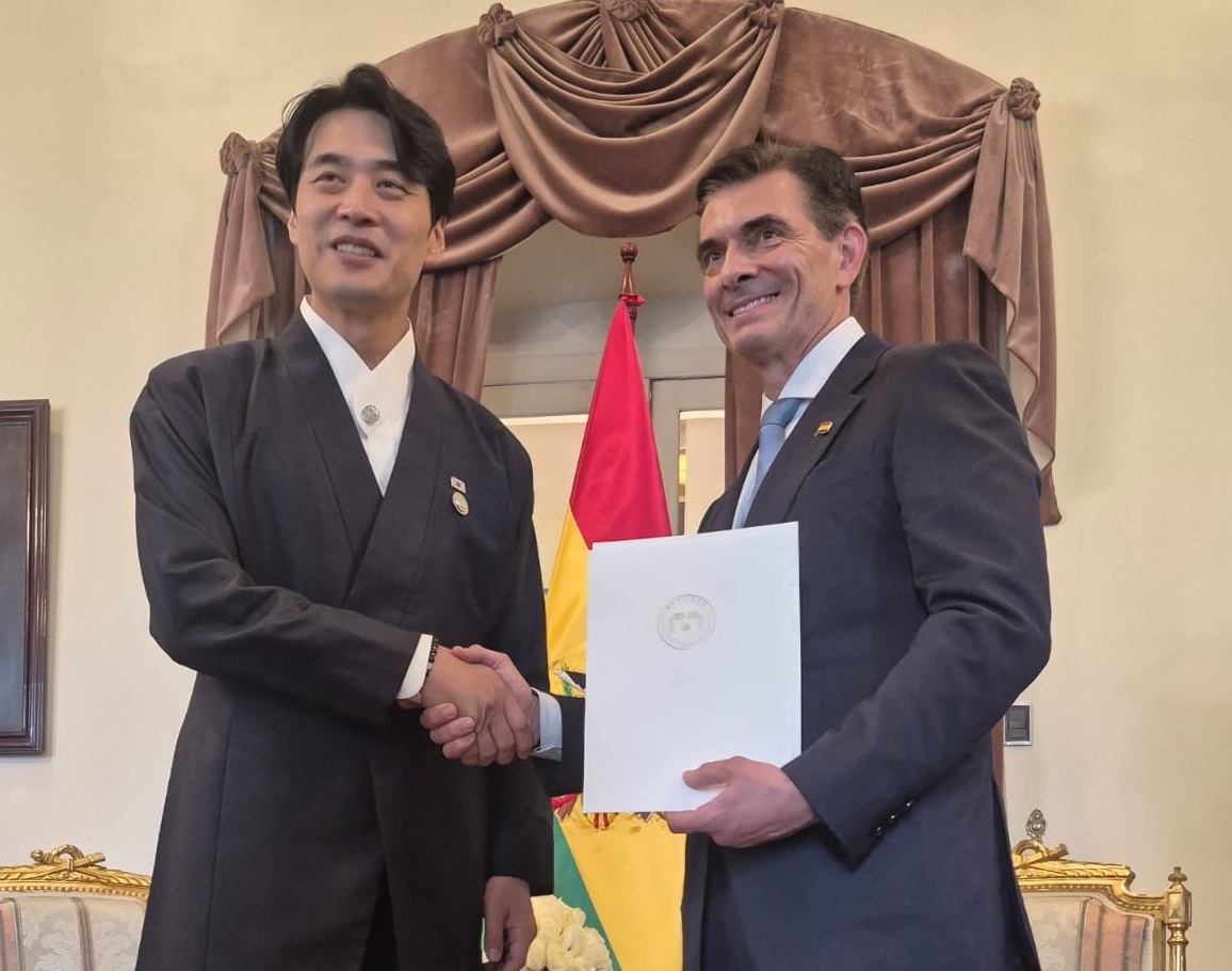 한준호 특사, 파스 볼리비아 신임 대통령에게 이재명 대통령님 친서 전달