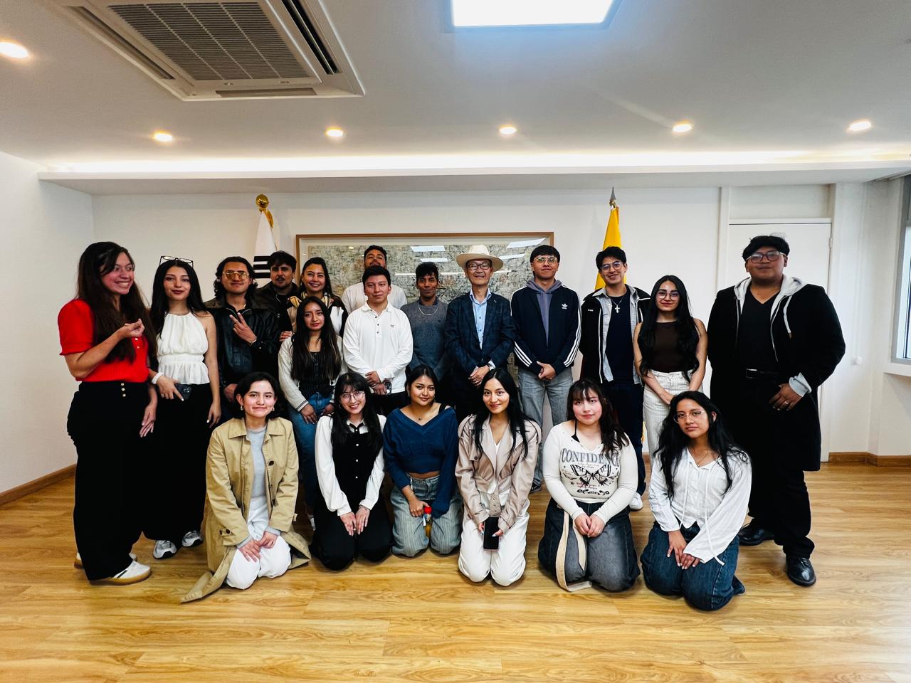 심재현 대사, 한국 경동대 장학생으로 6개월간 수학한 에콰도르 대학생들 접견( 2.24)